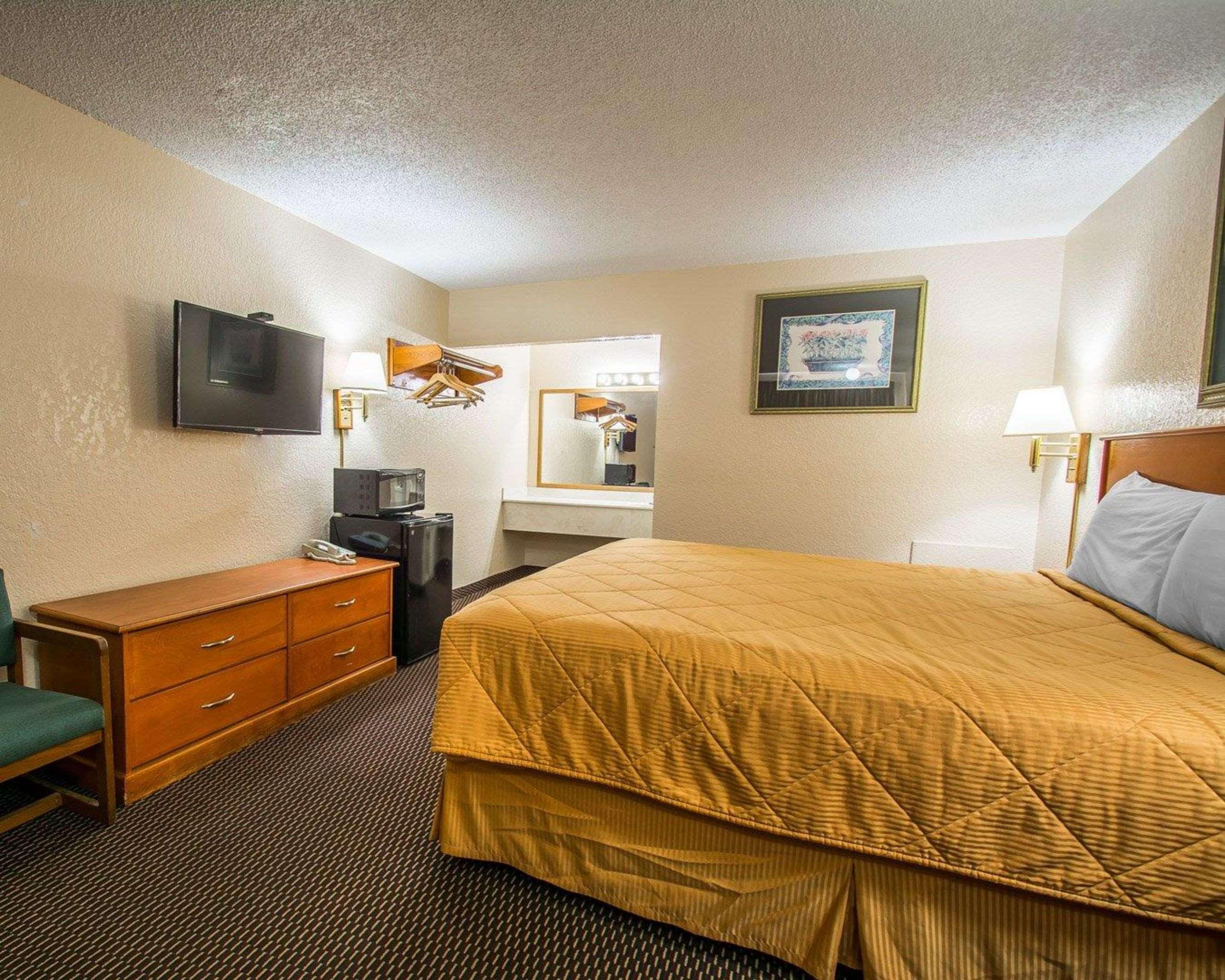 Rodeway Inn Fort Pierce I-95 Екстериор снимка