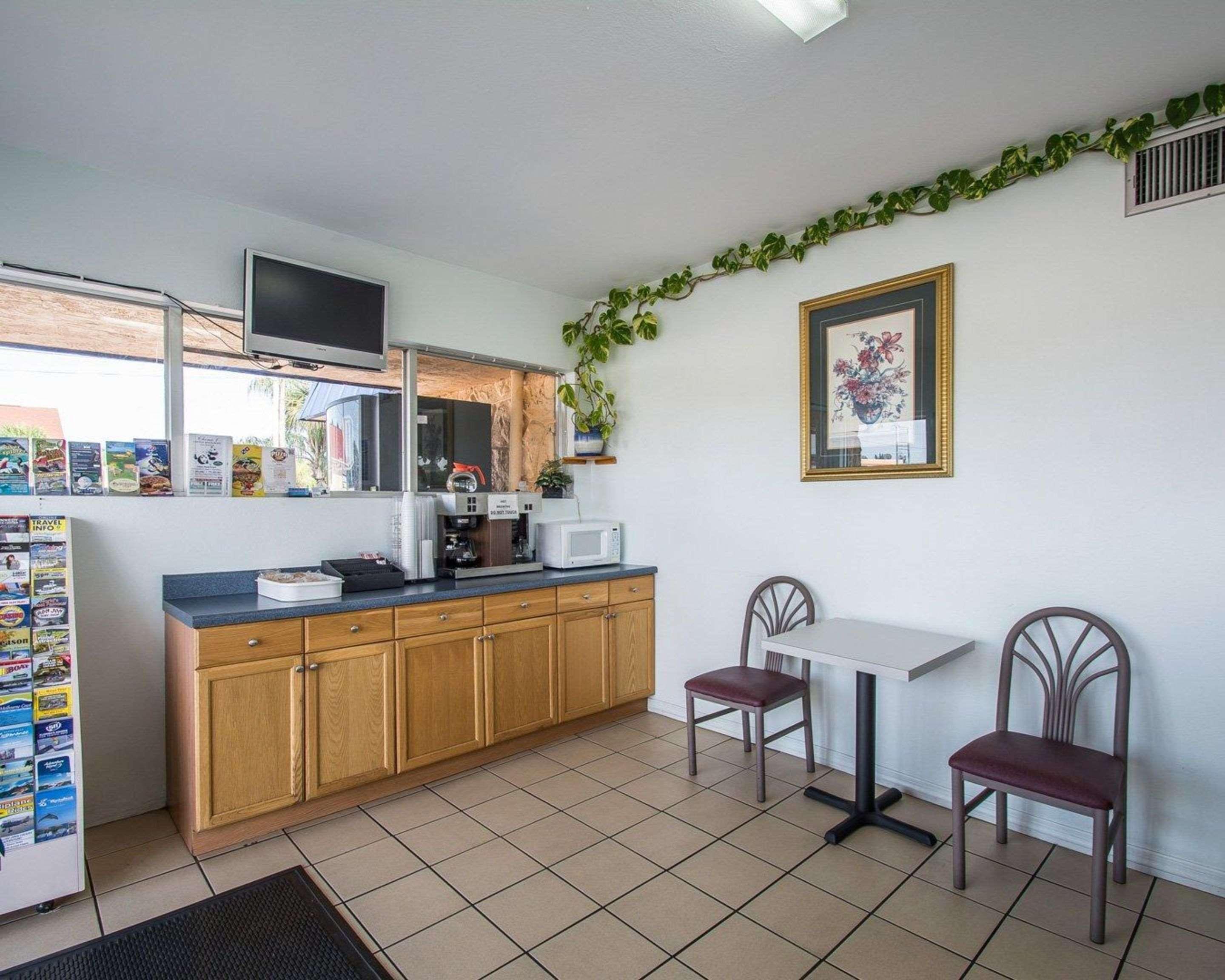 Rodeway Inn Fort Pierce I-95 Екстериор снимка