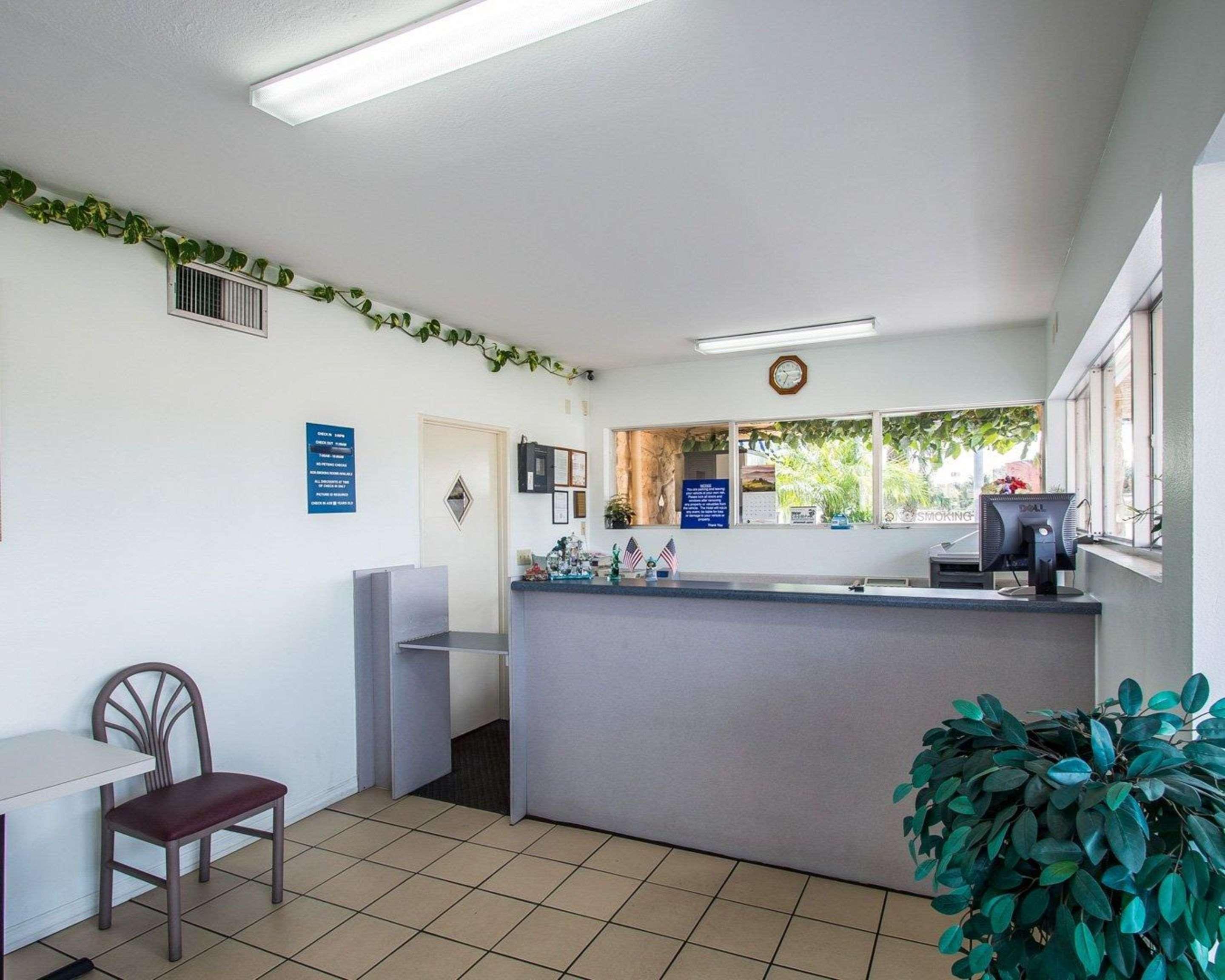 Rodeway Inn Fort Pierce I-95 Екстериор снимка