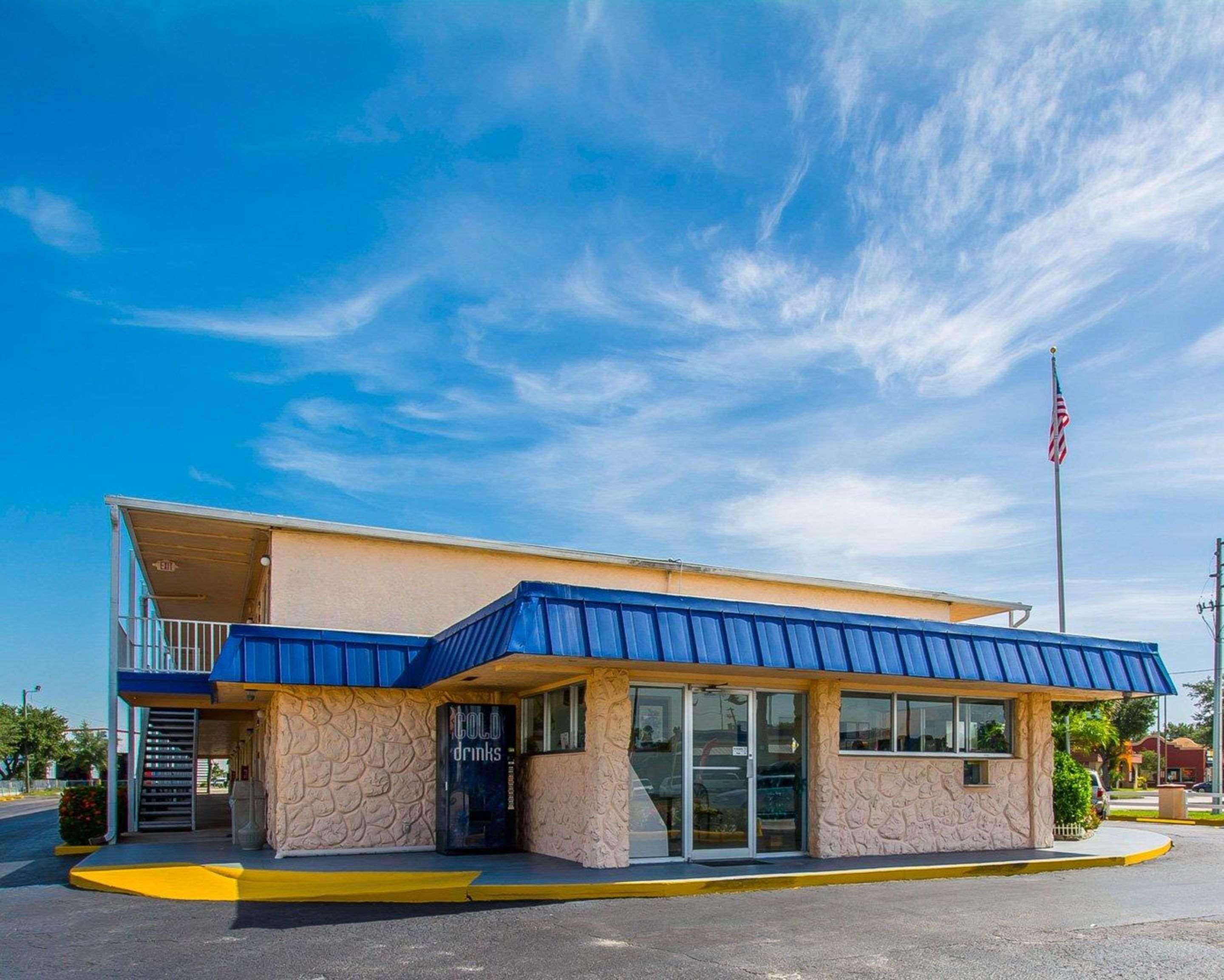 Rodeway Inn Fort Pierce I-95 Екстериор снимка