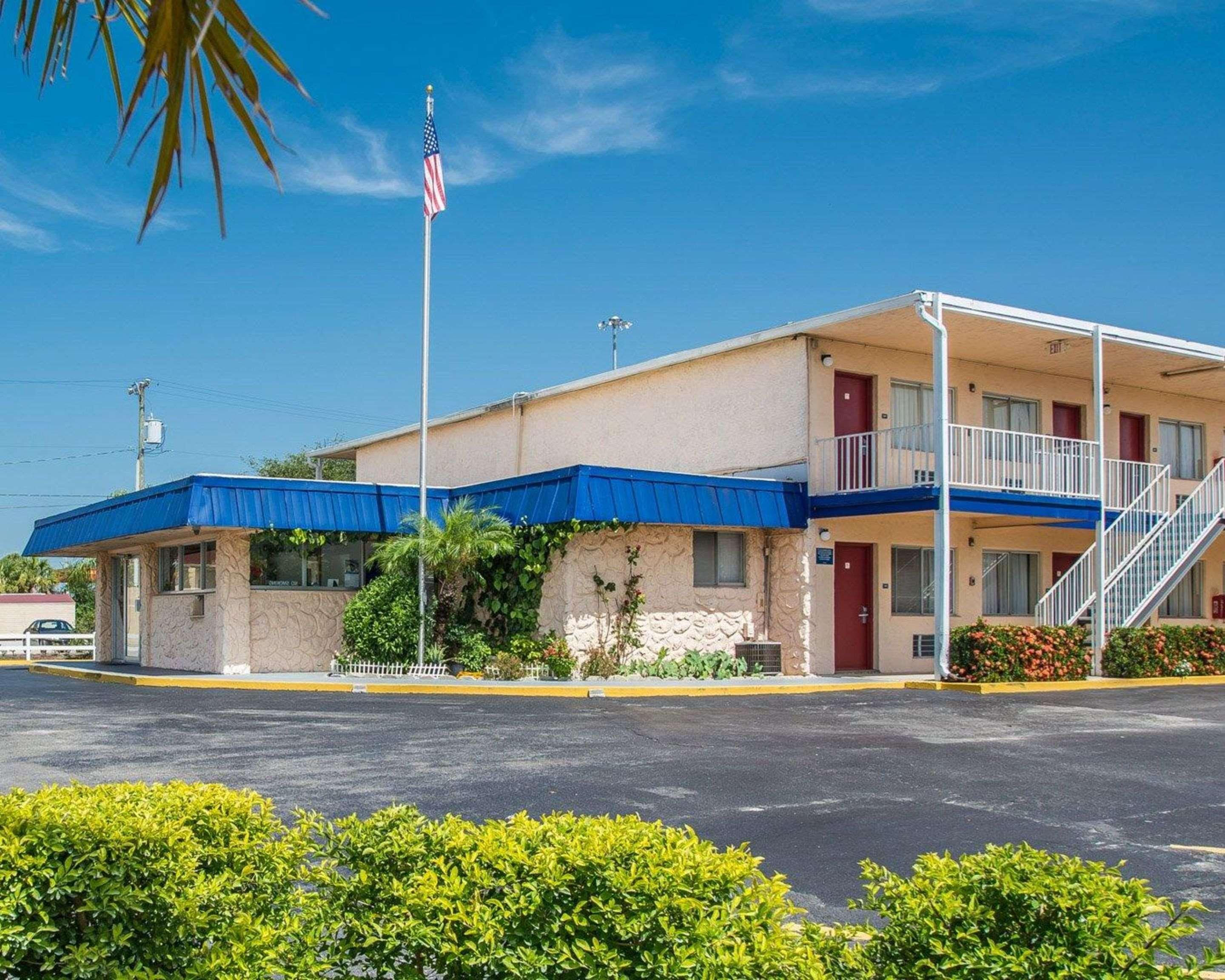 Rodeway Inn Fort Pierce I-95 Екстериор снимка