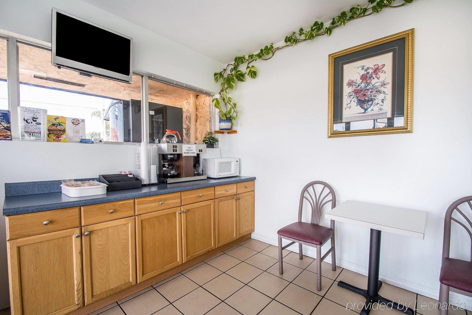 Rodeway Inn Fort Pierce I-95 Екстериор снимка